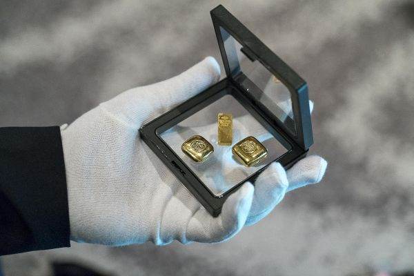 Global gold demand hits record high in 2025